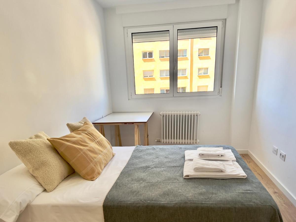 Housing Leon Ana Mogas Con Garaje Apartment Exterior foto