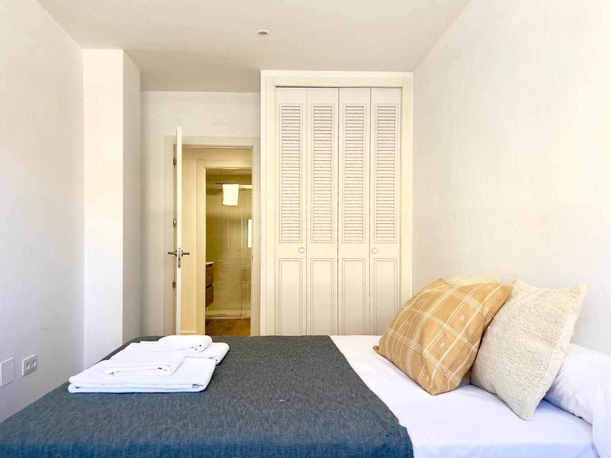 Housing Leon Ana Mogas Con Garaje Apartment Exterior foto