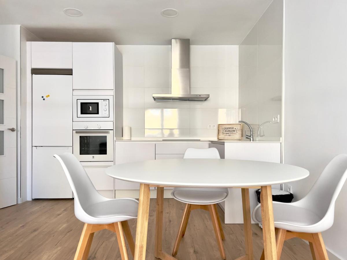 Housing Leon Ana Mogas Con Garaje Apartment Exterior foto