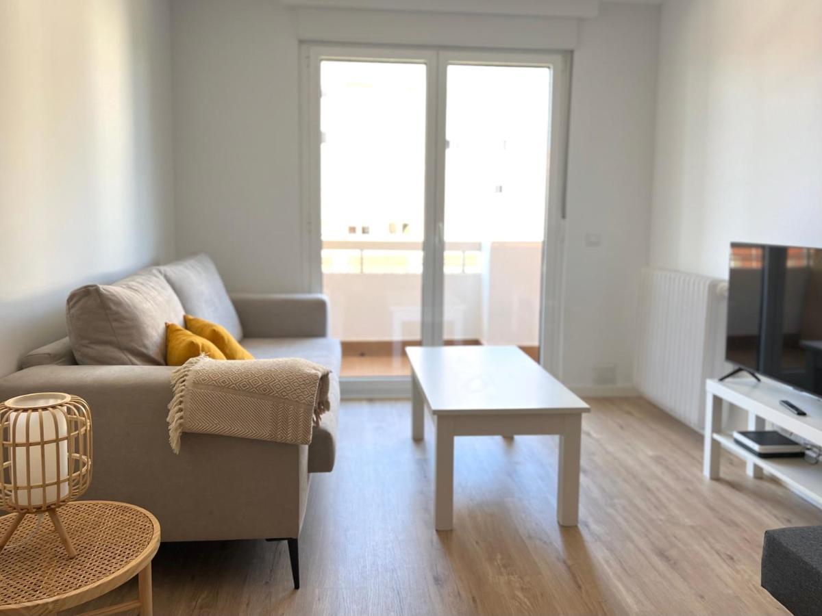 Housing Leon Ana Mogas Con Garaje Apartment Exterior foto